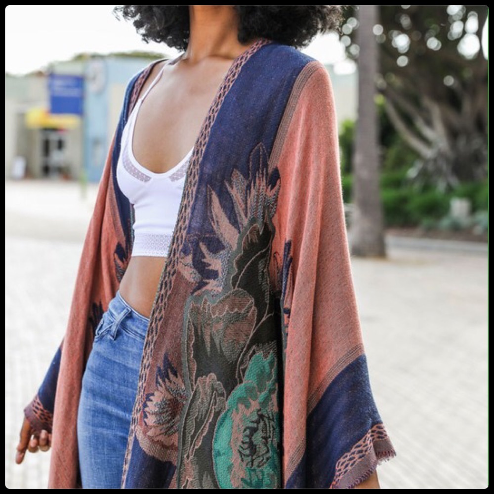 Rose Woven Colorblock Ruana - Picture 2 of 5